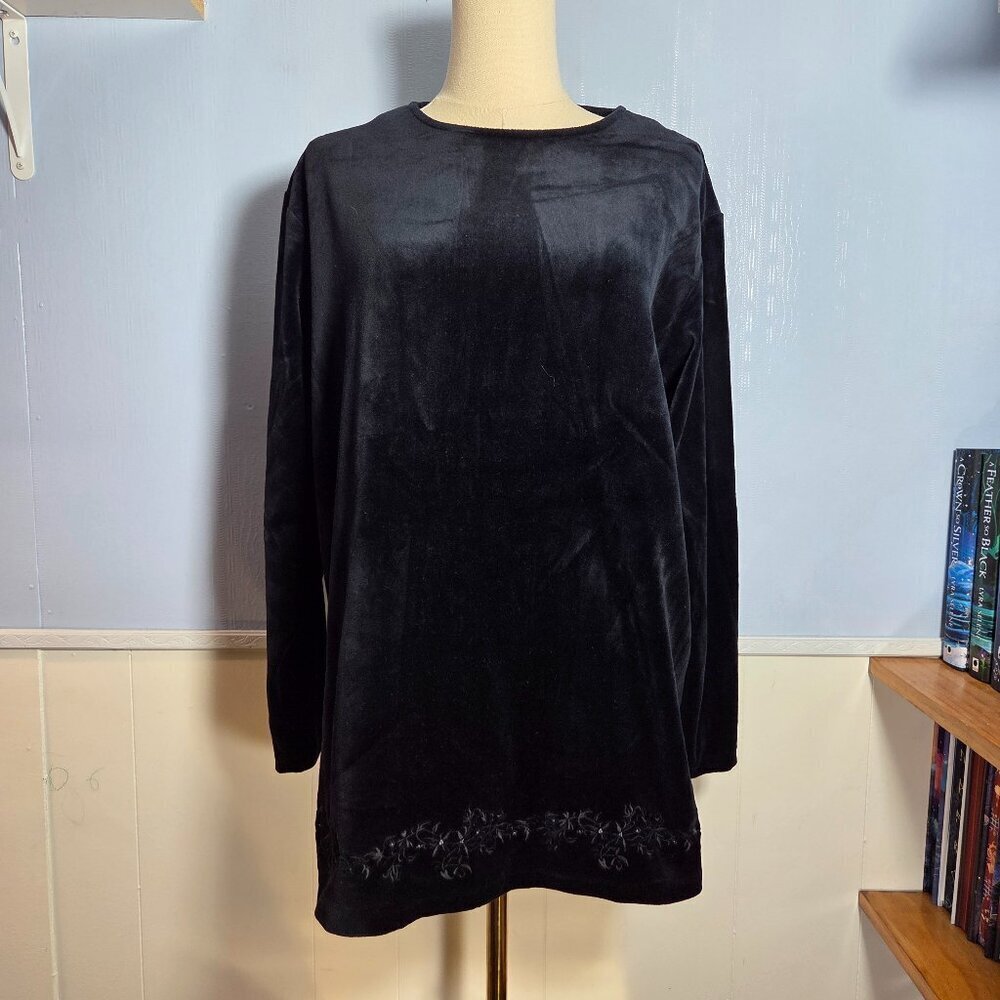 Valerie Stevens Cotton Rich 1X Classic Black Velvet Longsleeve Embroidered Top